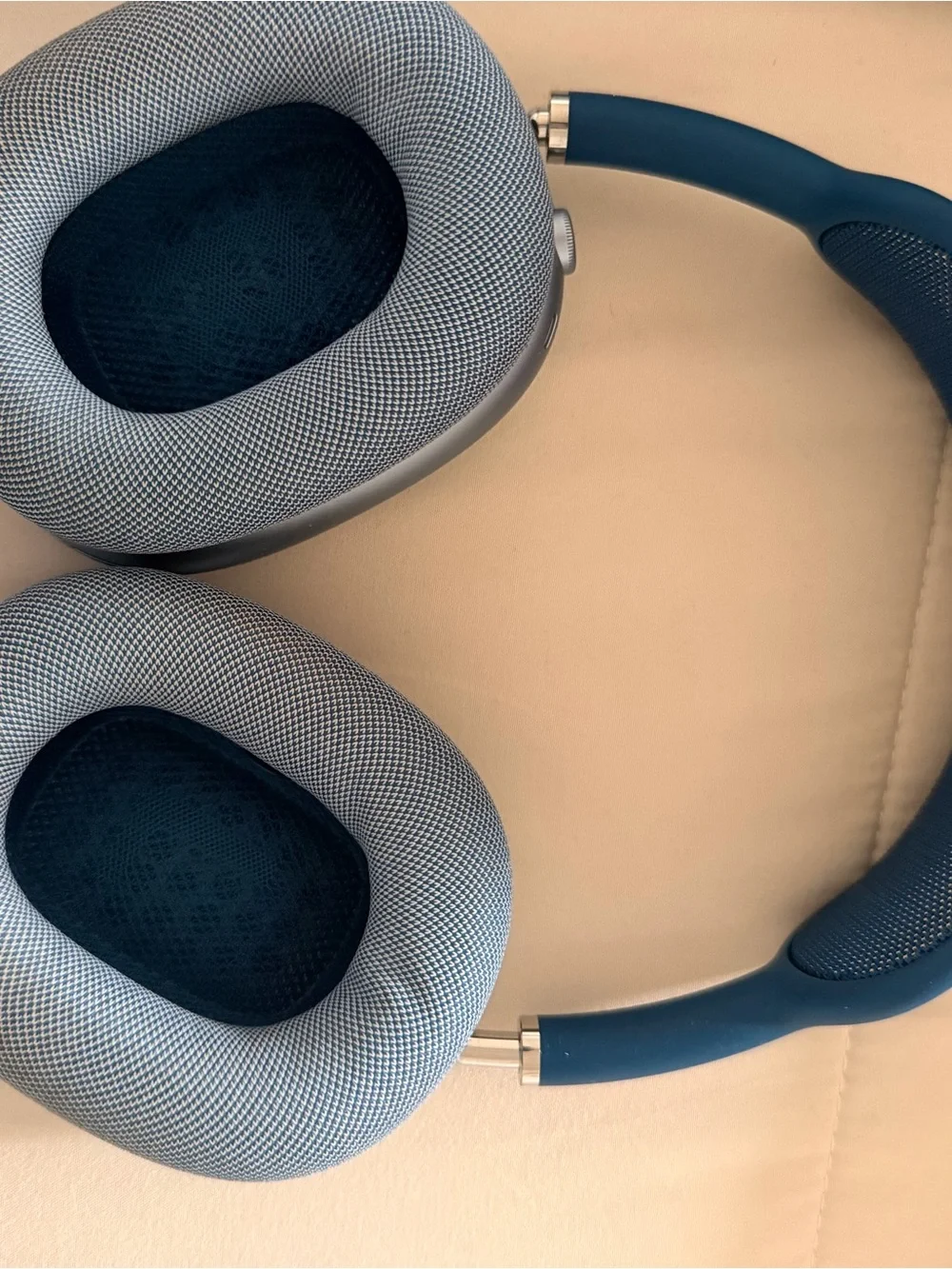 Apple AirPods Max - Sky Blue and Silver